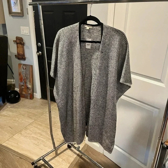 Loft Poncho - M/L - Picture 1 of 7
